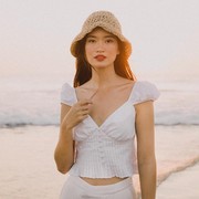 7 Mix & Match Outfit Serba Putih ala Danella Ilene, Juara Indonesia's Next Top Model