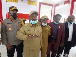 Bupati Puncak Tantang KKB Perang Terbuka Lawan TNI-Polri!