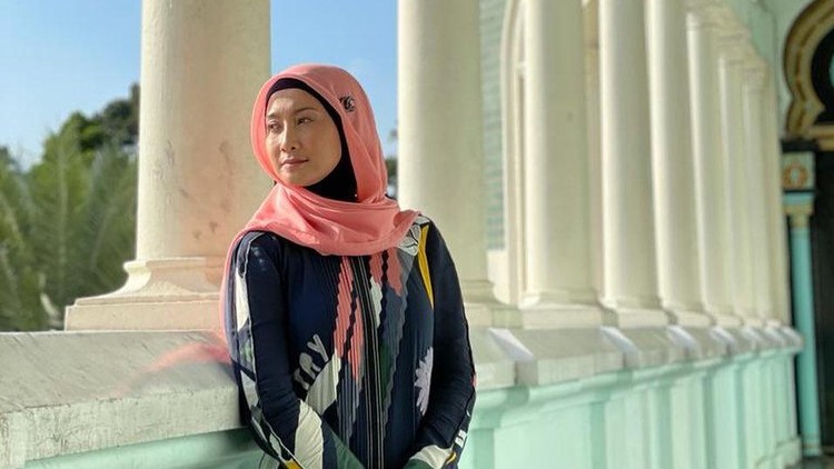 Desy Ratnasari Desy Ratnasari