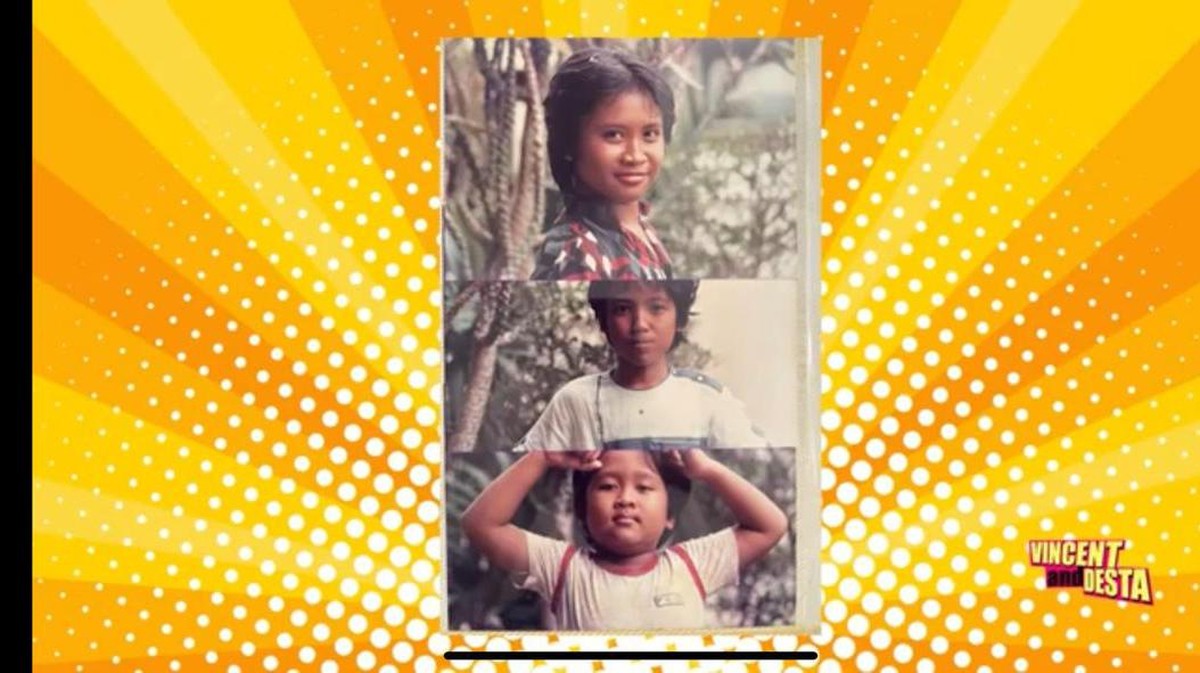 Pada tayangan terbaru konten YouTube kanal Vincent dan Desta menampilkan foto-foto lawas keluarga Desta&period; Yuk kita intip&excl;