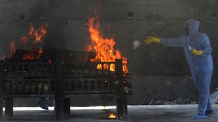 FOTO: Kerepotan Krematorium saat Gelombang Dua Corona India