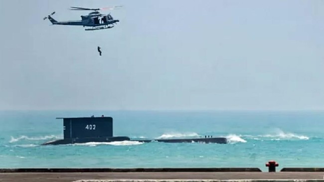 Kapal selam Nanggala-402 dilaporkan hilang kontak di perairan utara Bali, Rabu (21/4) pagi.