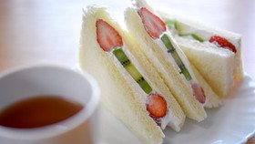 Resep Praktis Berbuka: Sandwich Buah