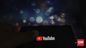 Youtuber Bondowoso, Beli Mobil-Pergi Haji Berkat Monetisasi