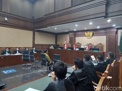 Juliari Batubara Jalani Sidang Dakwaan Kasus Korupsi Bansos Corona