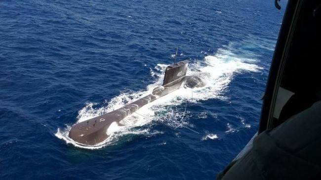 Kapuspen TNI mengatakan dua negara jiran yakni Singapura dan Malaysia menyatakan akan mengirim bantuan untuk mencari kapal selam KRI Nanggala.