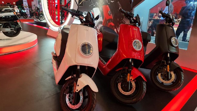 Motor listrik Gesits, dan Volta yang dijual di IIMS Hybrid 2022 ditawarkan dengan harga khusus.