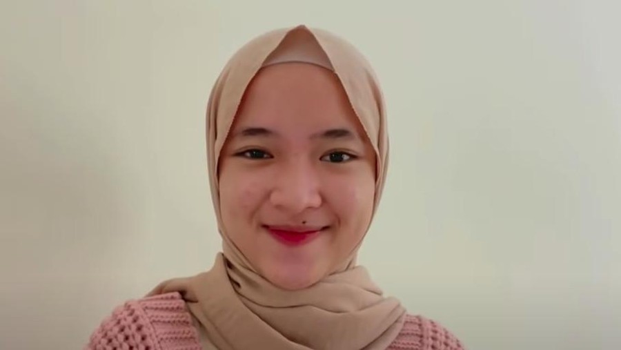 Nissa Sabyan Nissa Sabyan muncul di televisi pertama kali usai isu perselingkuhan