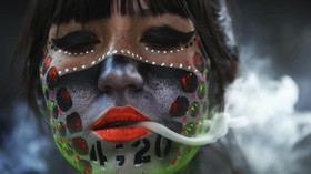 FOTO: Pesta 420, Peringatan Hari Ganja Sedunia
