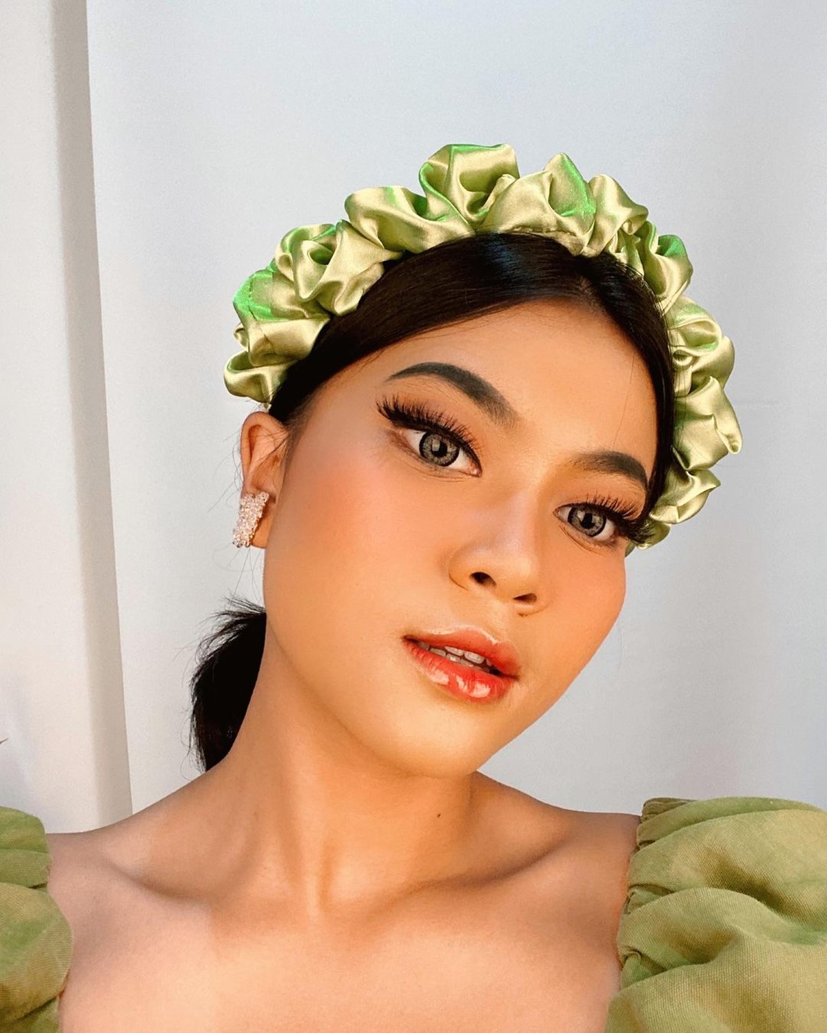 Selebgram Hanum Mega tuai hujatan karena mengeluhkan sesak nafas saat kondisi hamil muda&period; Yuk kita intip sosok Selebgram satu ini&excl;