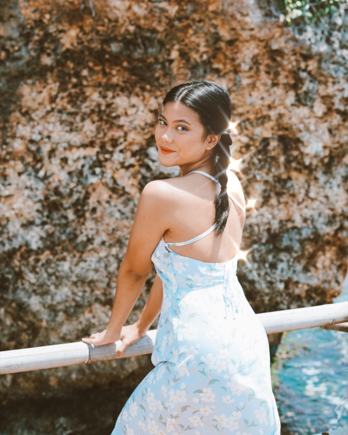 Selebgram Hanum Mega tuai hujatan karena mengeluhkan sesak nafas saat kondisi hamil muda&period; Yuk kita intip sosok Selebgram satu ini&excl;