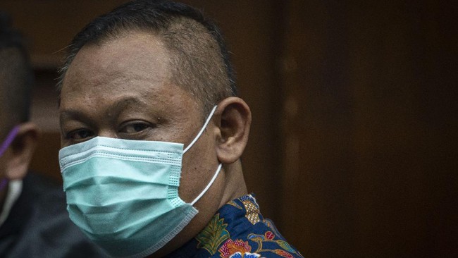 Mantan Pejabat Pembuat Komitmen Bansos Covid-19 Matheus Joko Santoso dituntut 8 tahun penjara dan denda Rp400 juta subsider enam bulan kurungan.