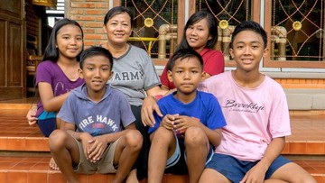 ANAK-ANAK KEHILANGAN ORTU KARENA COVID-19 DAPAT SANTUNAN