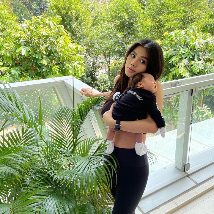 <p>Bayi yang baru berusia kurang lebih 3 bulan ini masih banyak menghabiskan waktu untuk tidur, Bunda. Lihat deh, meski dalam posisi tidur saja Baby Korra tetap terlihat lucu, ya? (Foto: Instagram @adindabakrie)</p>