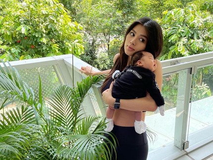 7 Potret Anak Bungsu Adinda Bakrie, Korra Di Lucia yang Super Cute