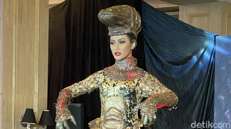 Ayu Maulida Putri Kostum Nasional Miss Universe 2020
