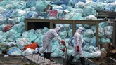 FOTO: Sampah Masa Pandemi Mengancam Bumi Jumlah sampah masker, sarung tangan dan pakaian pelindung diri melonjak selama masa pandemi. Berpotensi memicu pencemaran lingkungan.