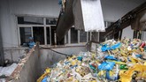 FOTO: Sampah Masa Pandemi Mengancam Bumi Jumlah sampah masker, sarung tangan dan pakaian pelindung diri melonjak selama masa pandemi. Berpotensi memicu pencemaran lingkungan.