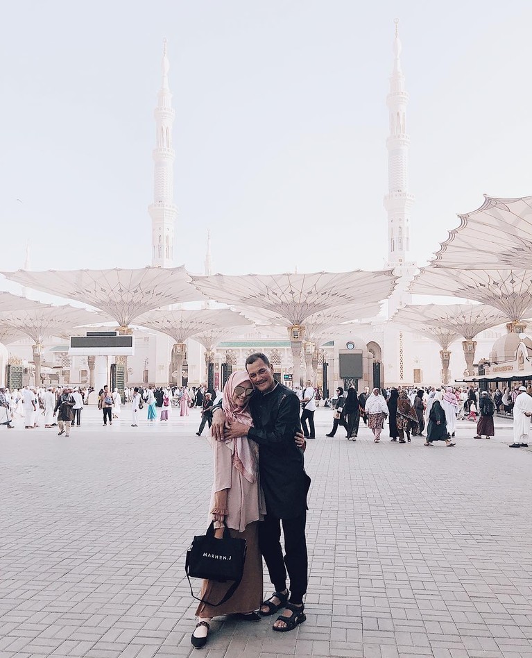 Citra Kirana dan Sang Ayah Ayahanda Citra Kirana, Iwan Siregar meninggal dunia pada Rabu (21/4) pukul 19.00 Wib. Yuk kita kenang lagi momen kedekatan Citra dan ayahnya!