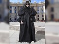 Balenciaga Buat Coat Yang Terinspirasi Gaun Putri Diana