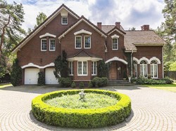 Rumah Kejatuhan Batu 55 Ton Jadi Tempat Wisata di AS