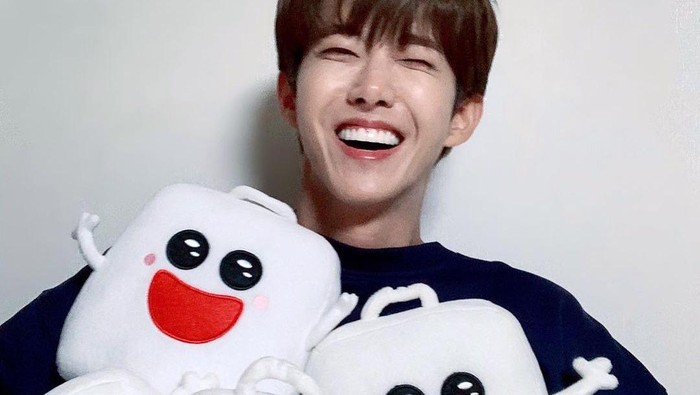 Rekomendasi Produk yang Bikin Bibir Idol K-Pop Pria Tampak Sehat dan Menawan