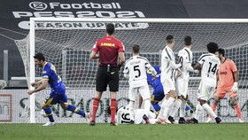 Pirlo Mulai Kesal dengan Ronaldo Jadi Pagar Betis