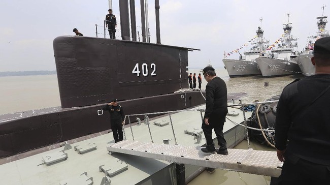 Mako Armada II Surabaya dan Lanal Banyuwangi menjadi crisis center pencarian KRI Nanggala-402 yang hilang kontak di perairan Bali.