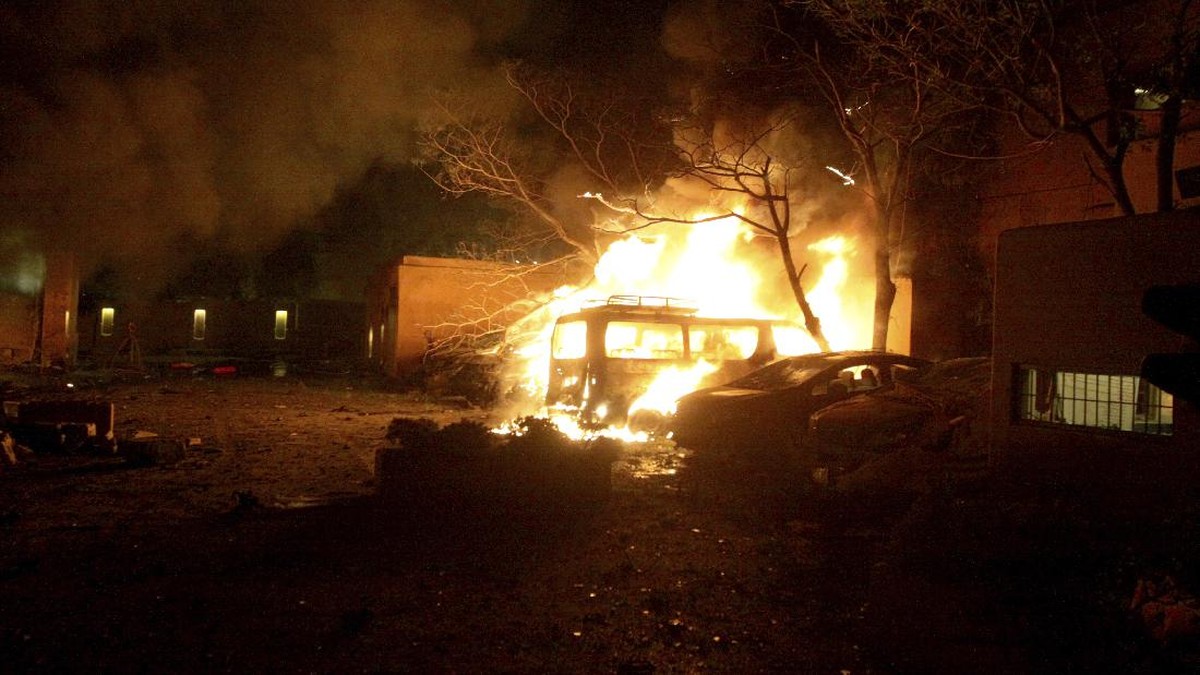 FOTO: Horor Teror Bom Mobil di Hotel Mewah Pakistan