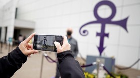 FOTO: Mengenang Lima Tahun Kepergian Prince