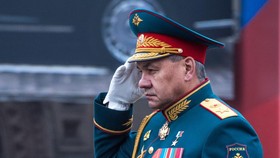 Menhan Rusia Pimpin Latihan Militer Besar-besaran di Crimea