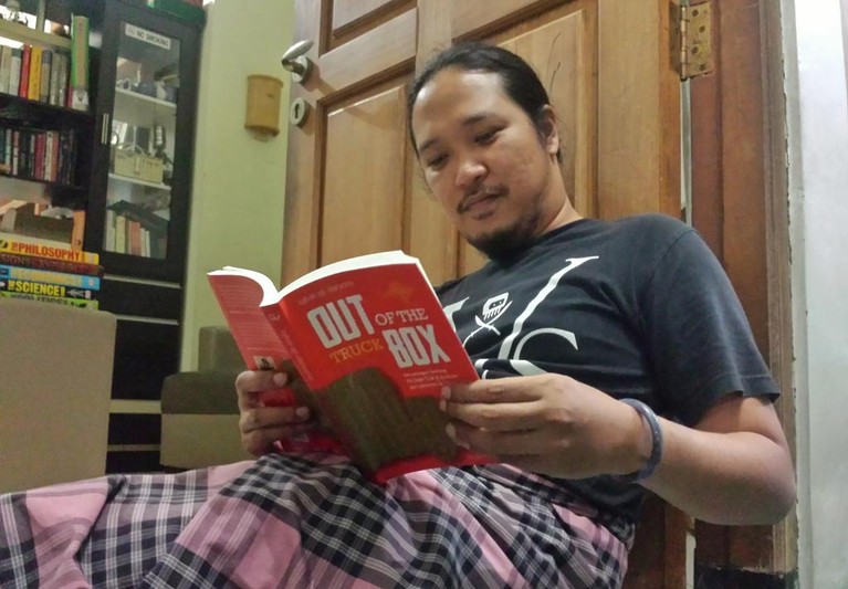 Noe Letto Noe Letto kini memeluk agama islam, tak disangka sebelumnya ia sempat menjadi Ateis. Yuk kita lihat potret Noe!