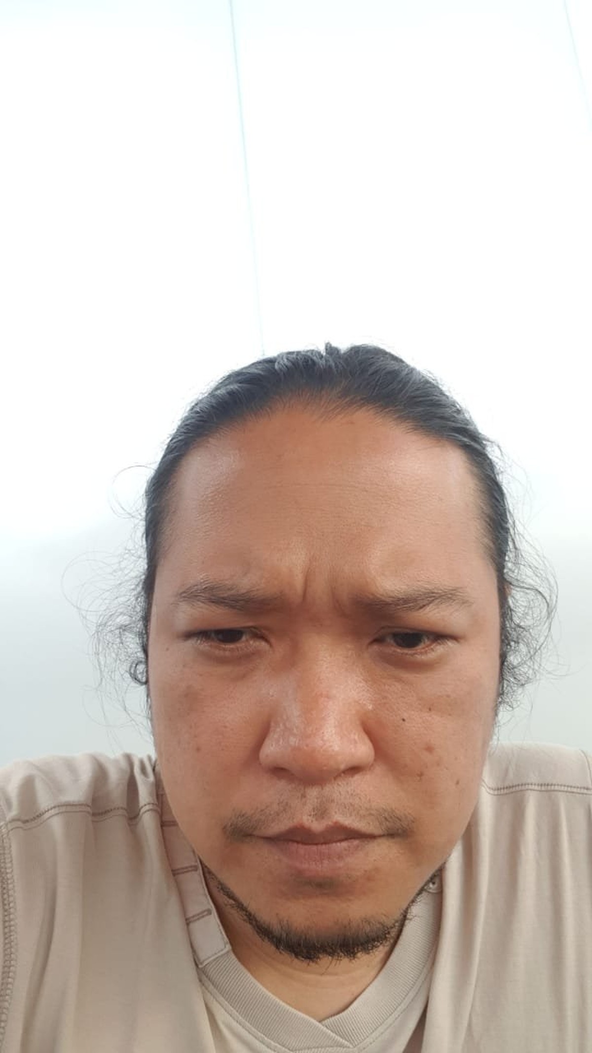 Noe Letto kini memeluk agama islam&comma; tak disangka sebelumnya ia sempat menjadi Ateis&period; Yuk kita lihat potret Noe&excl;