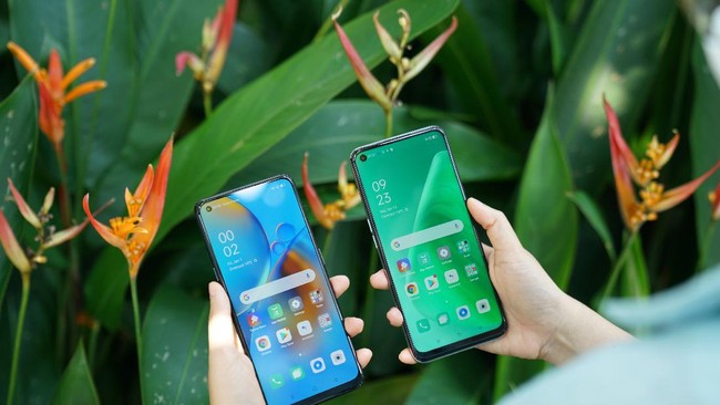 Tips memilih ponsel baru agar tak terjebak iming-iming penjualan.