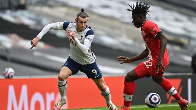 Tottenham Hotspur menang 2-1 ketika menjamu Southampton pada matchday ke-33 Liga Inggris di Stadion Tottenham, Kamis (22/4) dini hari waktu Indonesia.