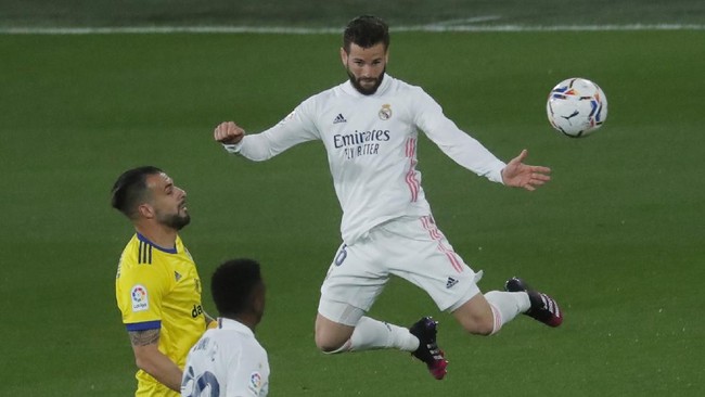 FOTO: Benzema Bawa Madrid ke Puncak Klasemen Liga Spanyol