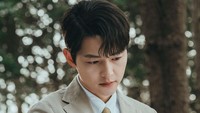 20 Film dan Drama Korea Song Joong Ki Terbaik, Vincenzo hingga Descendants of the Sun