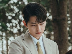 Song Joong Ki Ungkap 3 Adegan Favorit di Vincenzo, Ada Pelukan Warga Geumga