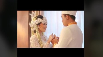 MULAI INTENS KOMUNIKASI SETELAH DUA BULAN KENALAN