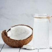 5 Manfaat Air Kelapa untuk Rambut, Bikin Sehat dan Subur