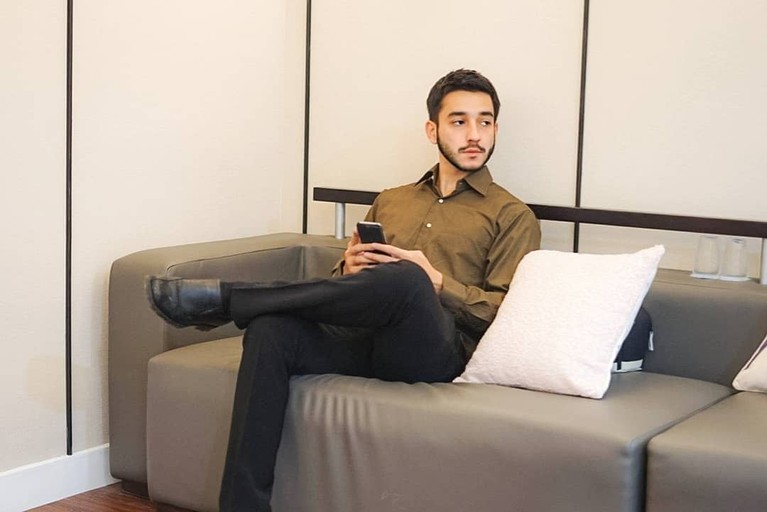 Aliff Alli Perceraian Aliff Alli dan Aska Ongi sampai kini belum diputuskan, perseteruan mereka pun jadi semakin panas. Yuk kita intip potret Aliff Alli!