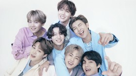 Chris Martin Puji BTS karena Permission to Dance Challenge