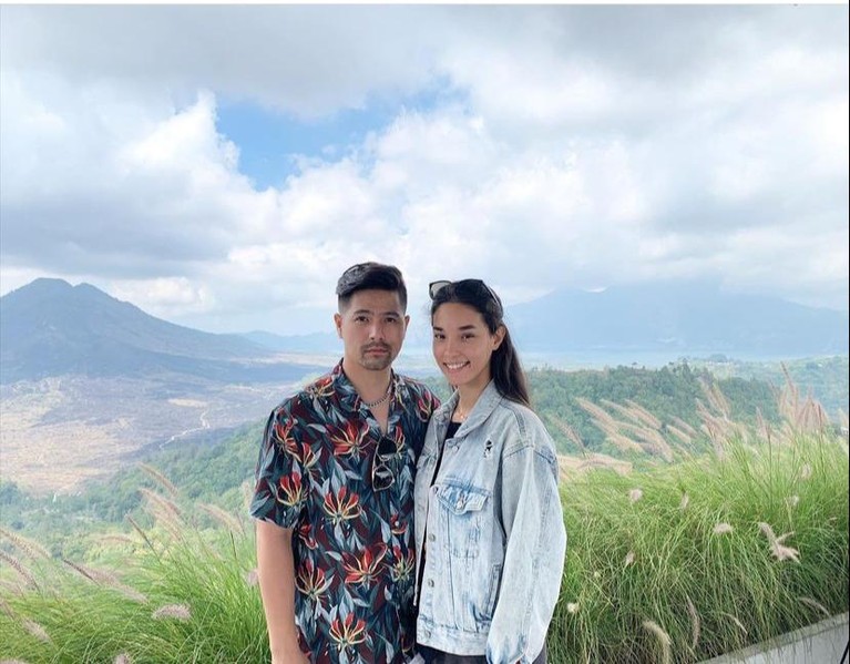 Erick Bana Iskandar melamar sang kekasih Erick Bana Iskandar melamar sang kekasih