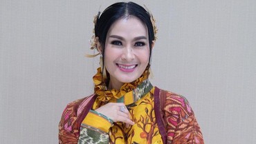 img-title Alasan Iis Dahlia Larang Nadya Mustika Nikah Lagi Usai Cerai dari Rizki DA