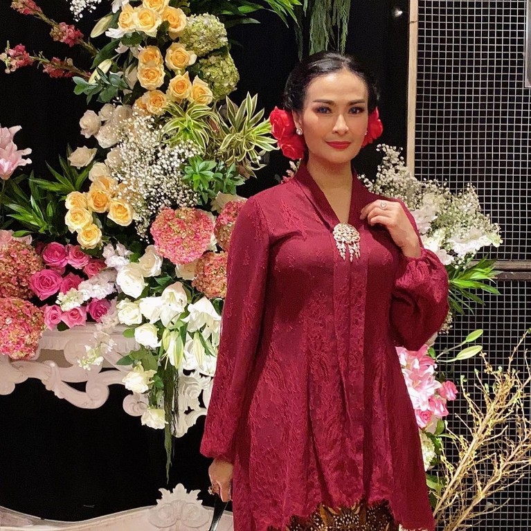 Iis Dahlia Iis Dahlia