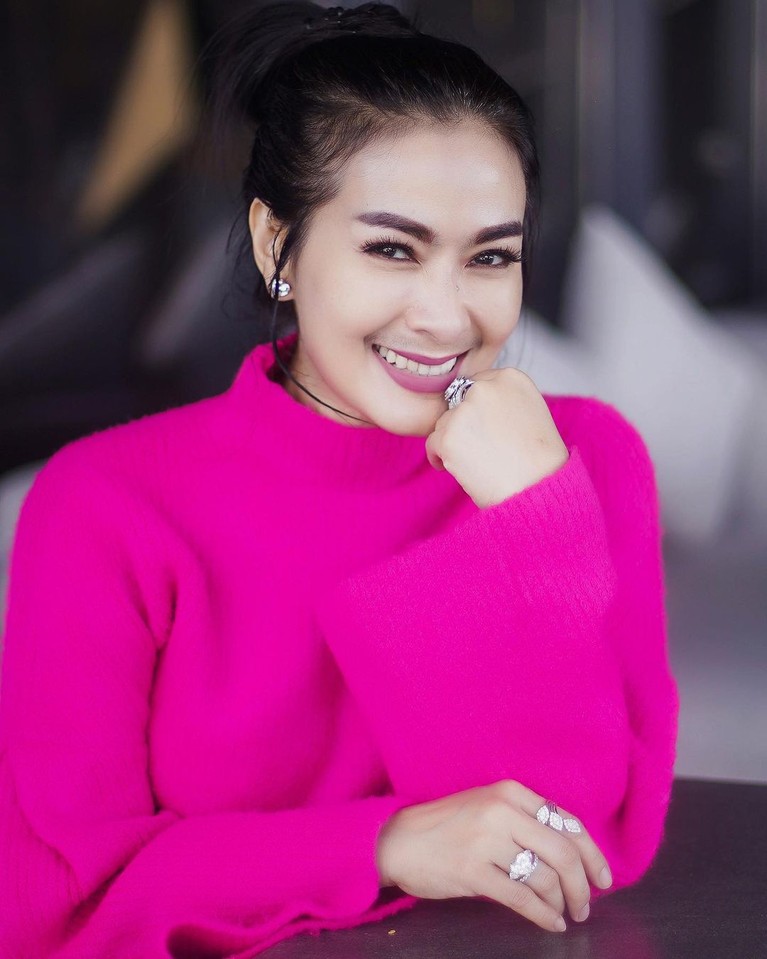 Iis Dahlia Iis Dahlia
