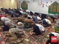 Takmir Masjid Ceramahi Polisi Karena Terapkan Prokes
