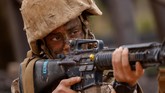 FOTO: Babak Belur Marinir Perempuan AS kala Latihan Tempur Marinir perempuan AS menunjukkan keperkasaannya dalam latihan militer di kamp di San Diego, yang sebelumnya hanya dipakai oleh pasukan laki-laki.