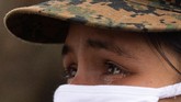 FOTO: Babak Belur Marinir Perempuan AS kala Latihan Tempur Marinir perempuan AS menunjukkan keperkasaannya dalam latihan militer di kamp di San Diego, yang sebelumnya hanya dipakai oleh pasukan laki-laki.