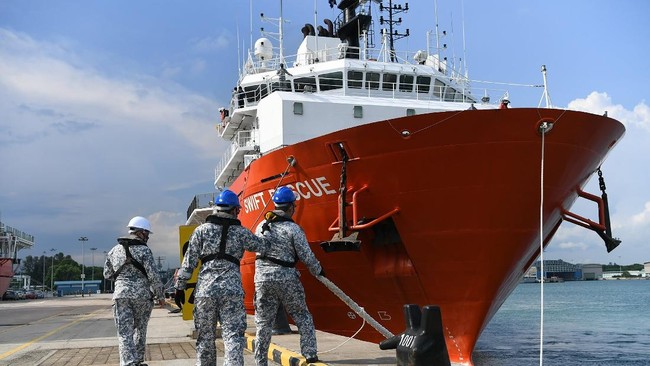 Singapura menjadi sorotan setelah mengirimkan MV Swift Rescue untuk cari KRI Nanggala. Sebagai negara kecil, Singapura dianggap memiliki sistem pertahanan kuat.